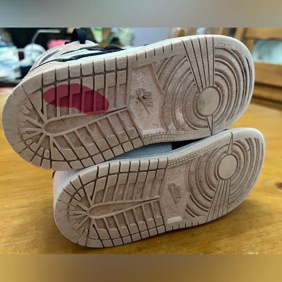 Nike Air Jordan 1 High OG Atmosphere/Bubble Gum CU0450-641 Child Shoe 9C - Picture 6 of 10